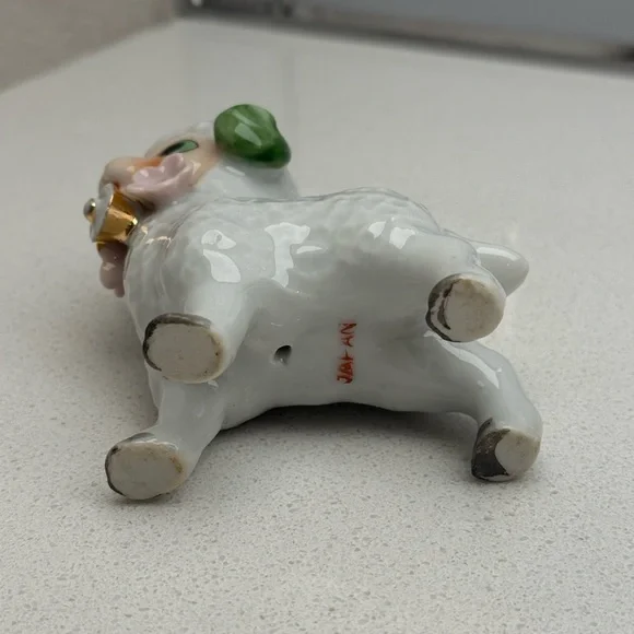 Vintage Glossy Ceramic Lamb Figurine Easter 1950s Springtime Decor Made in Japan - Picture 10 of 17